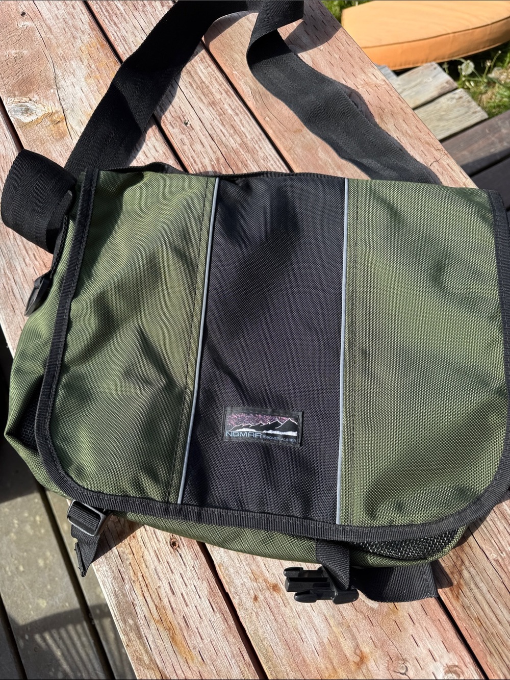 NOMAR Messenger Bag in Olive Green and Black - Crossbody Organizer